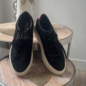 adidas woman’s suede Black Sneakers with Pink Detail